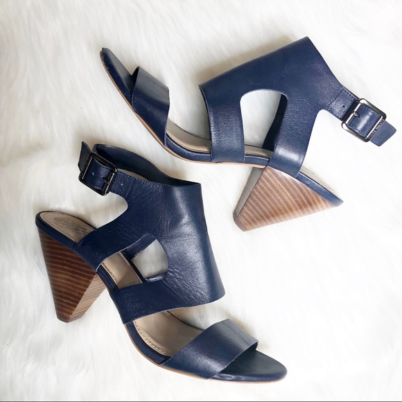 vince camuto navy shoes
